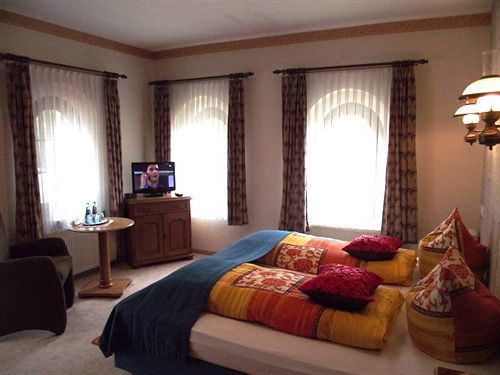 Waldschloesschen Bed & Breakfast 3*